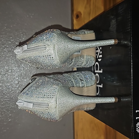 Silver Sparkle Lace Peep Toe Heels - Picture 3 of 7